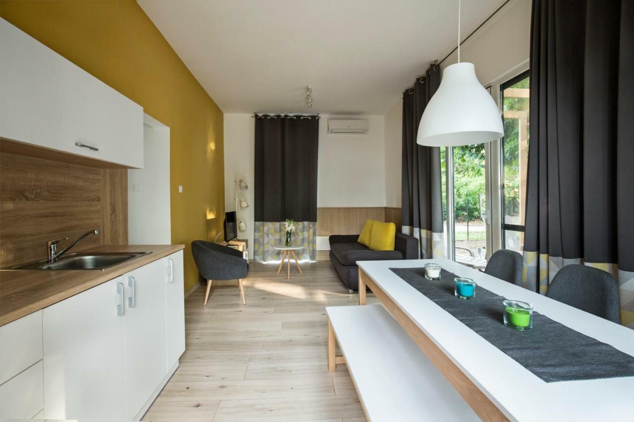 Barack Thermal & Natura Apartments Tiszakécske Exterior foto